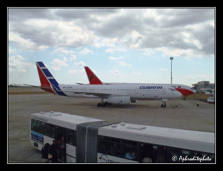 Cubana Tupolev TU 204